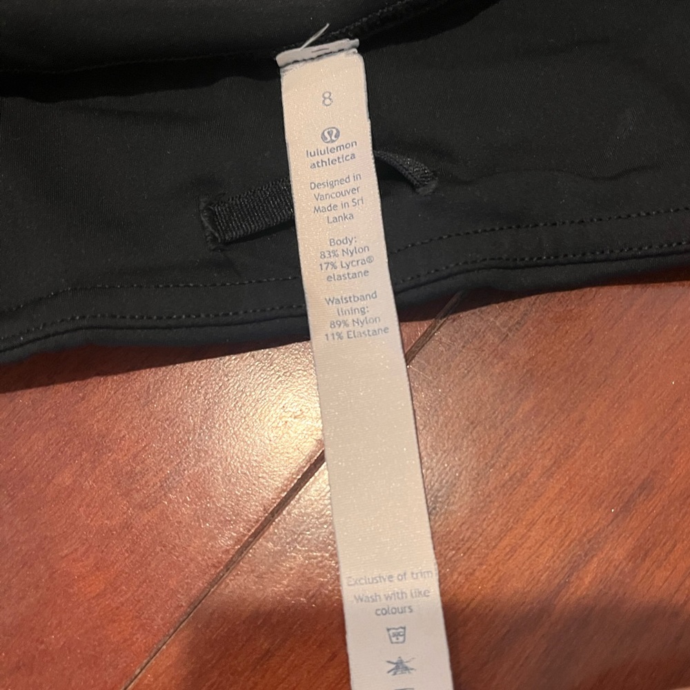 Lululemon black crop 17” legging - Picture 2 of 3